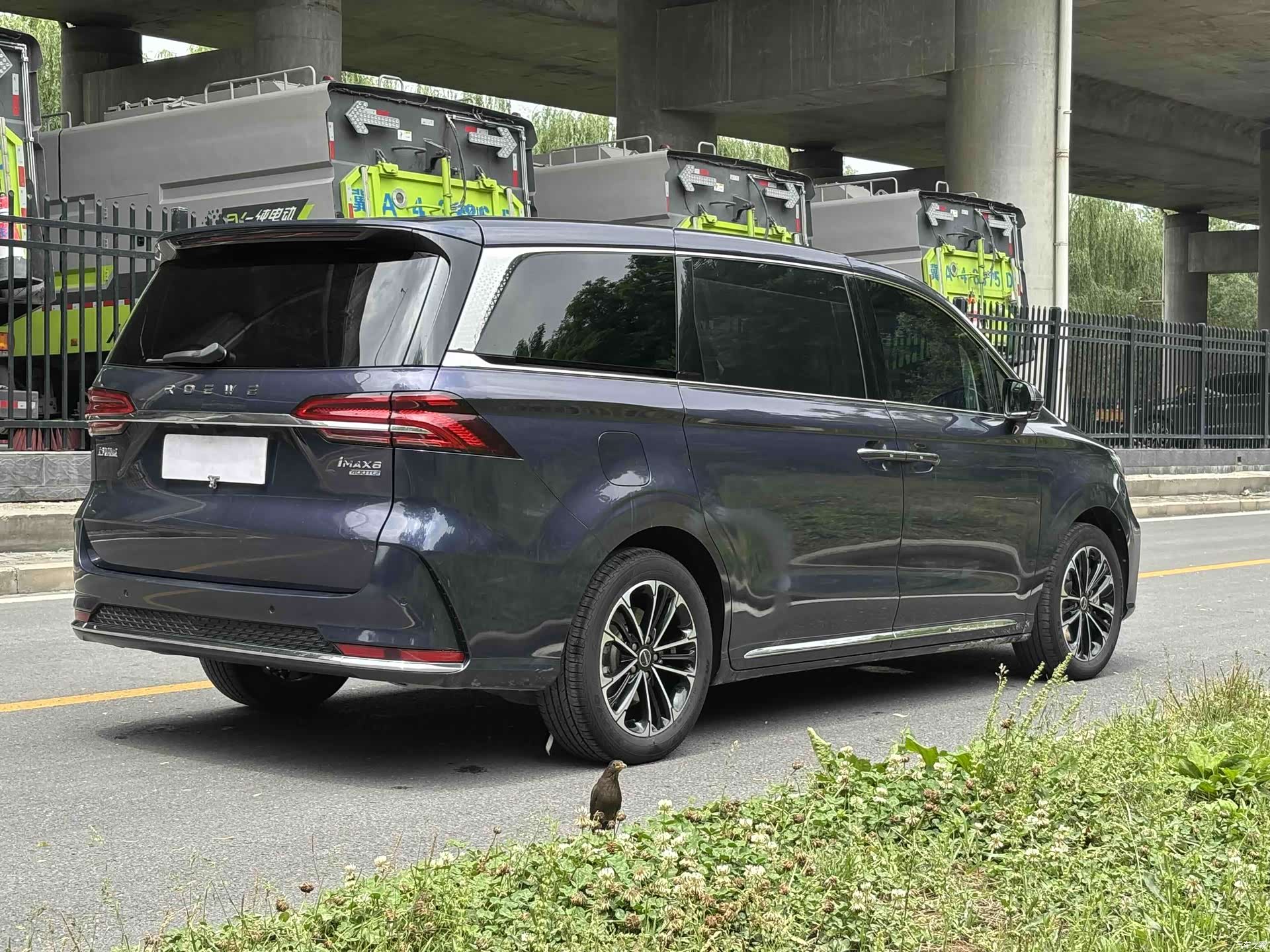 Roewe iMAX8, 2021 6