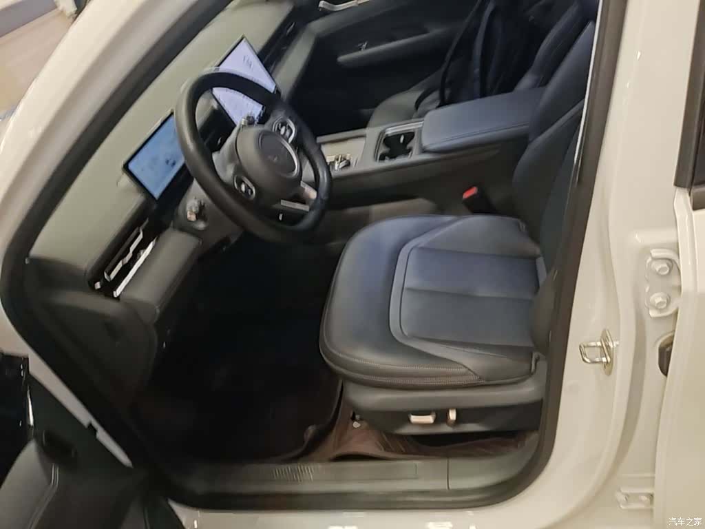 Wuling Starlight, 2025 15