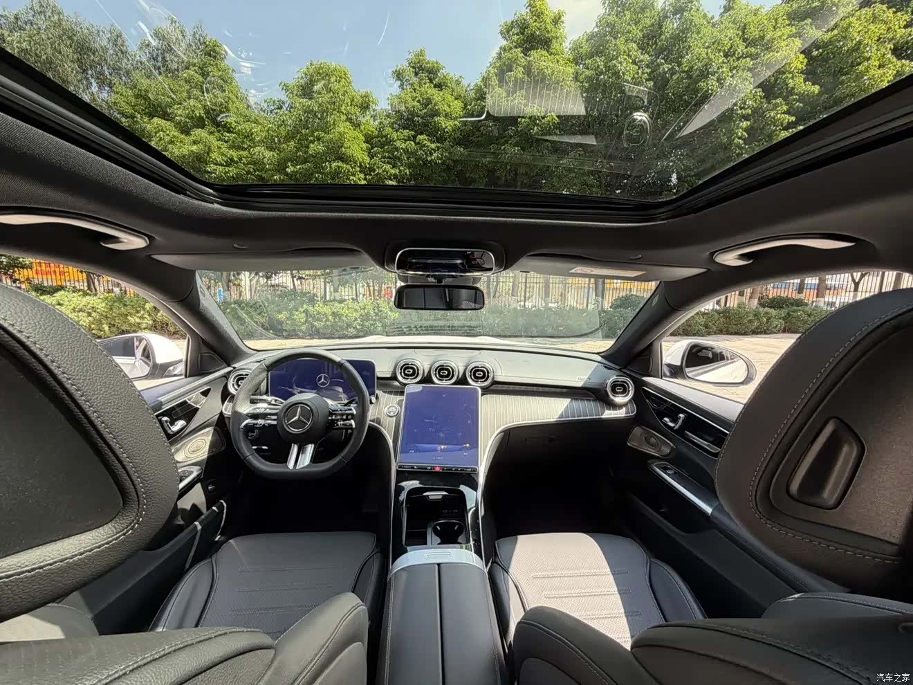 Mercedes-Benz C-Class, 2024 10