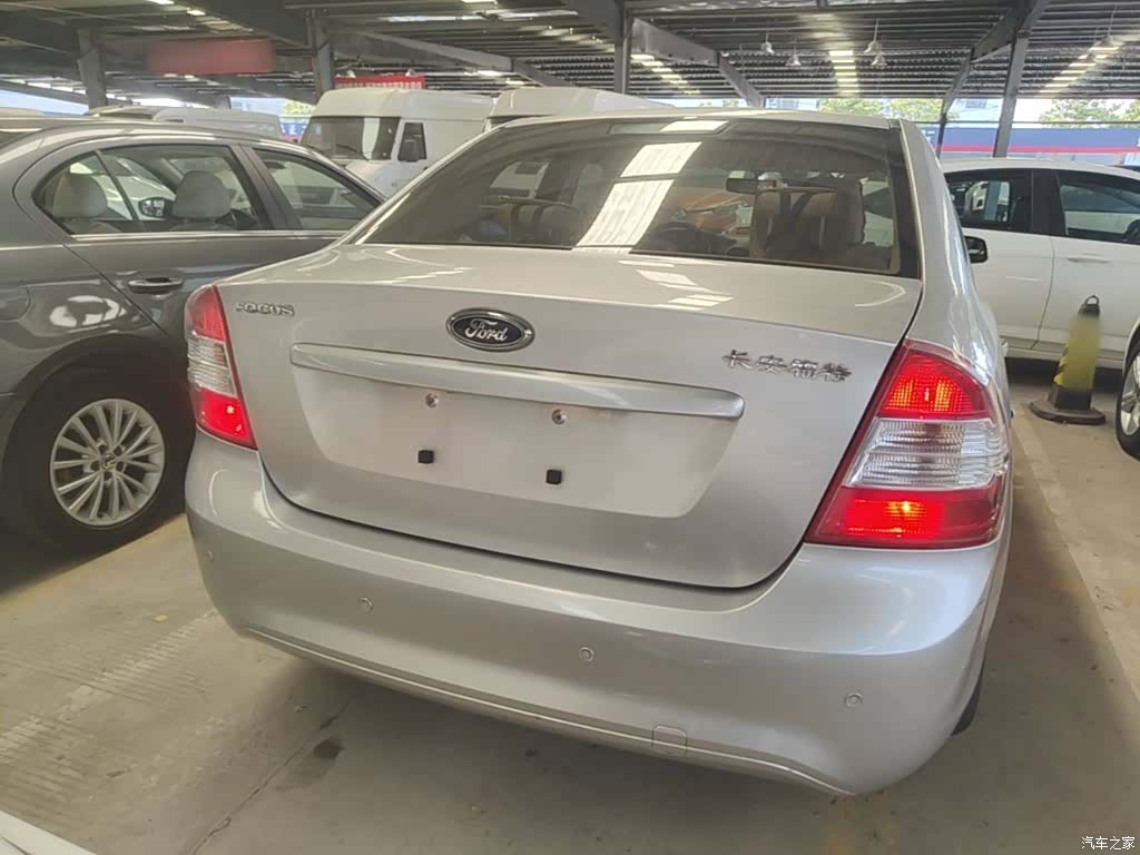 Ford Focus, 2014 4