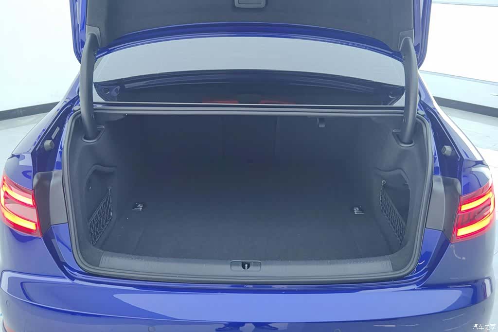 Audi A4L, 2019 4