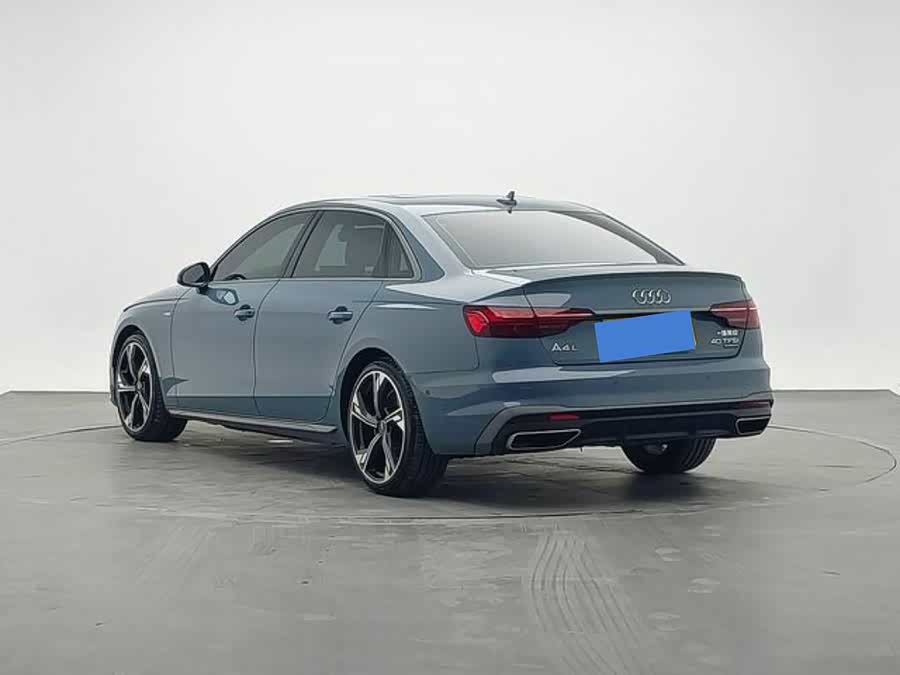 Audi A4L 2022, фото 2