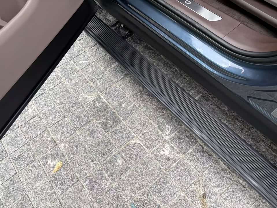 AITO Ask the world M9