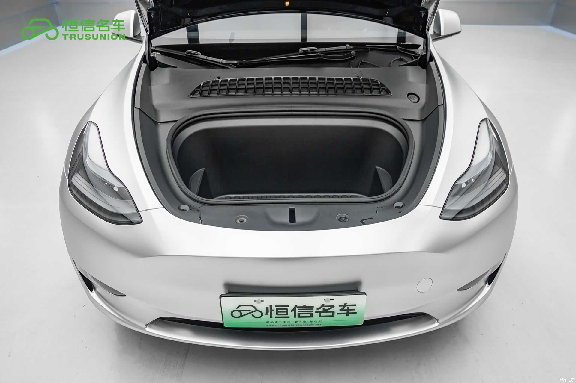Tesla Model Y, 2024 21