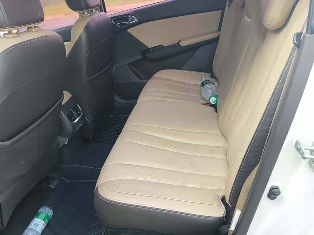 Wuling 310W, 2017 17
