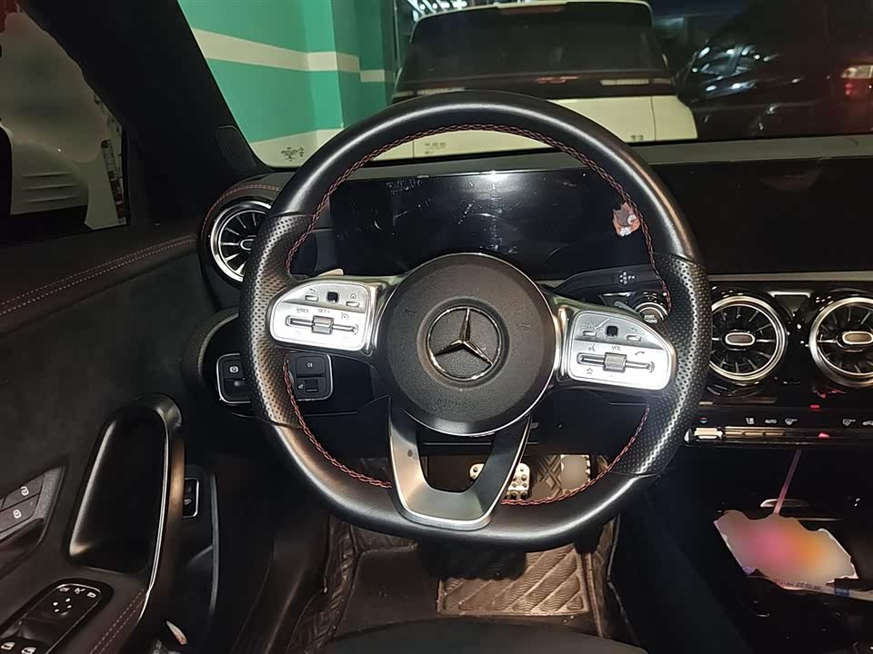 Mercedes-Benz CLA