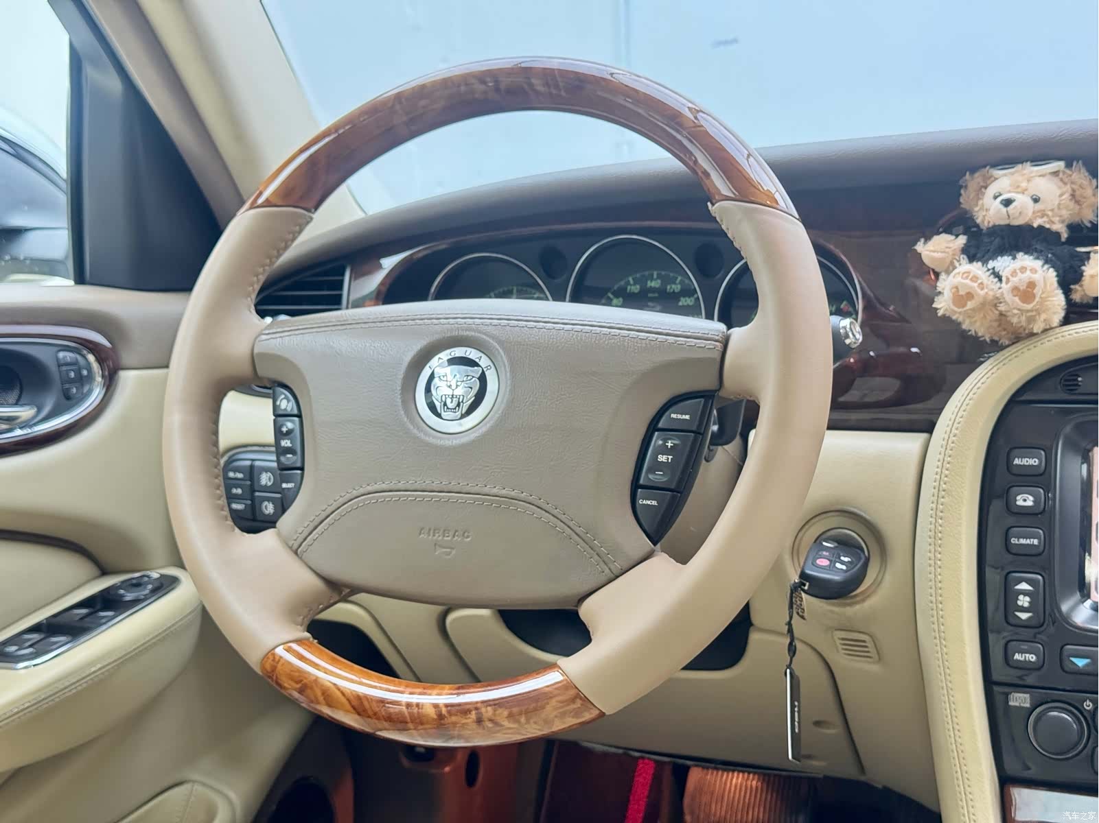 Jaguar XJ, 2009 13