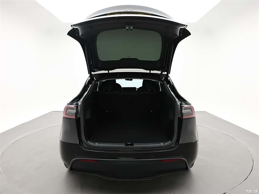 Tesla Model Y, 2023 8
