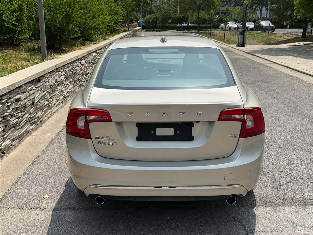 Volvo S60, 2016 все фото
