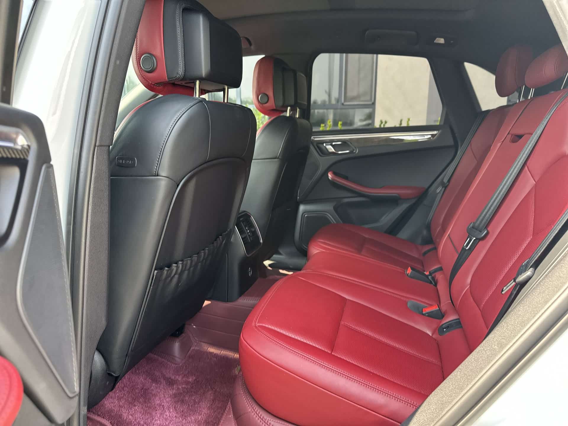 Porsche Macan, 2023 все фото
