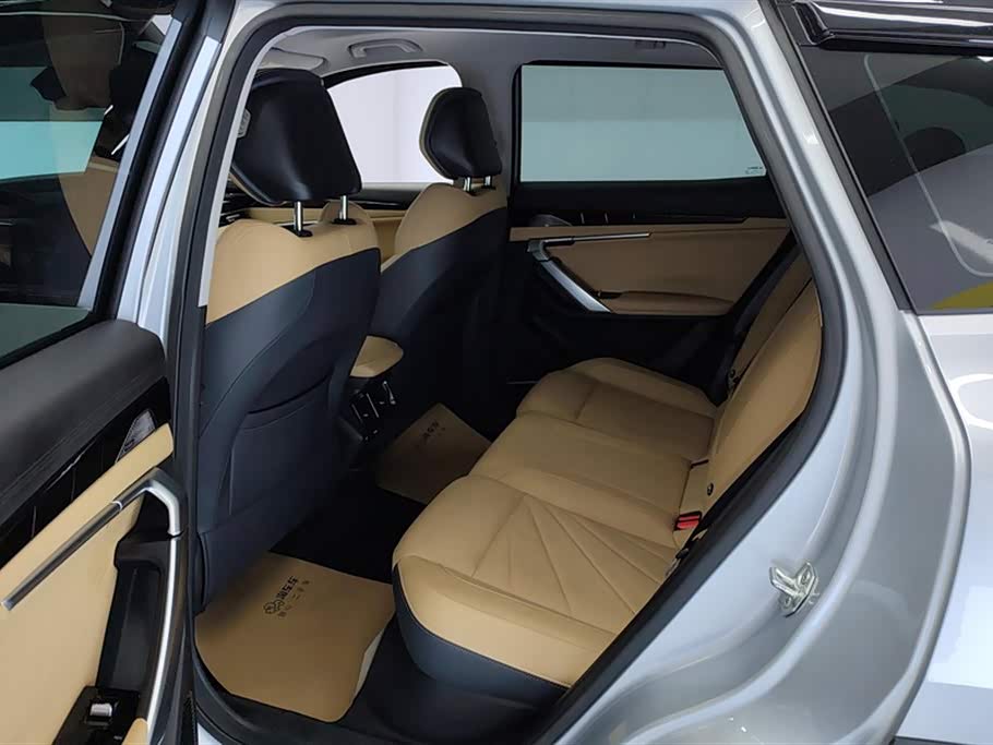 Geely Atlas L