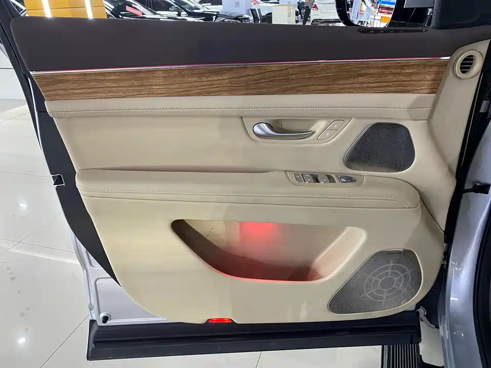 AITO Ask the world M7