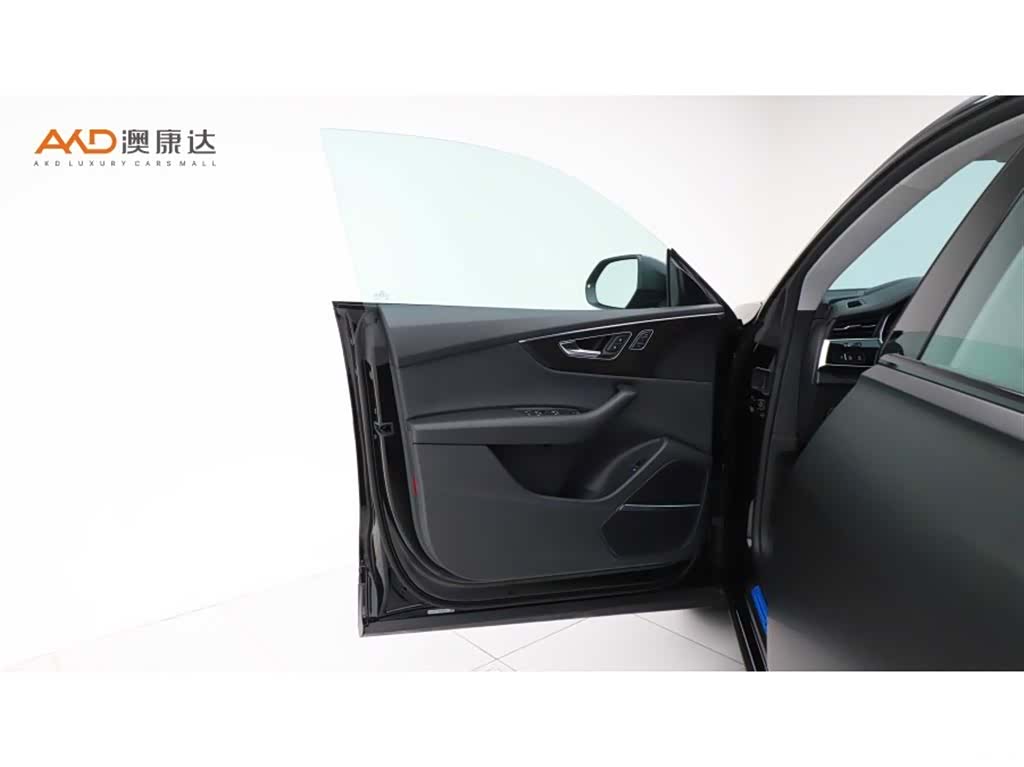 Audi Q8, 2023 10