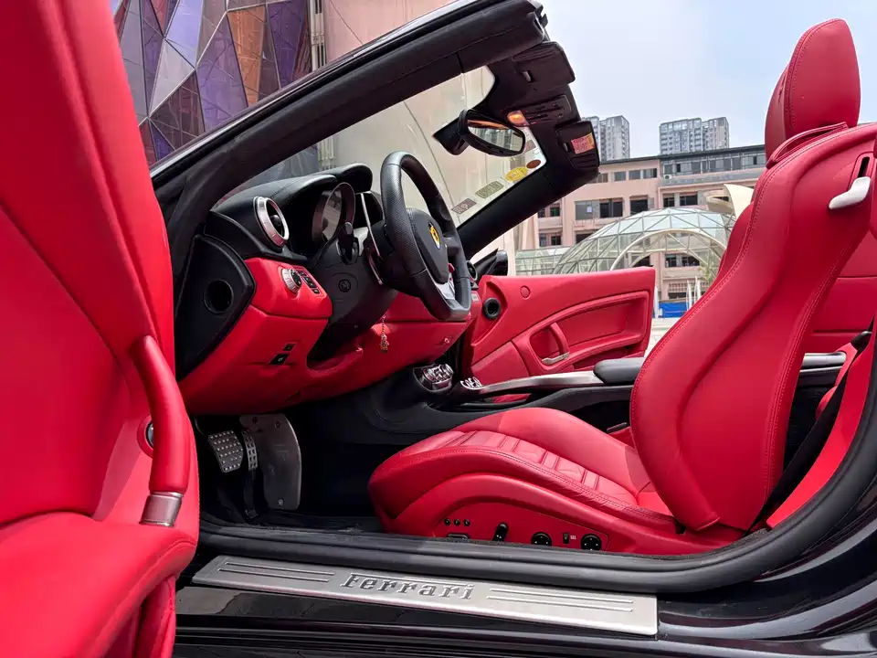Ferrari California T