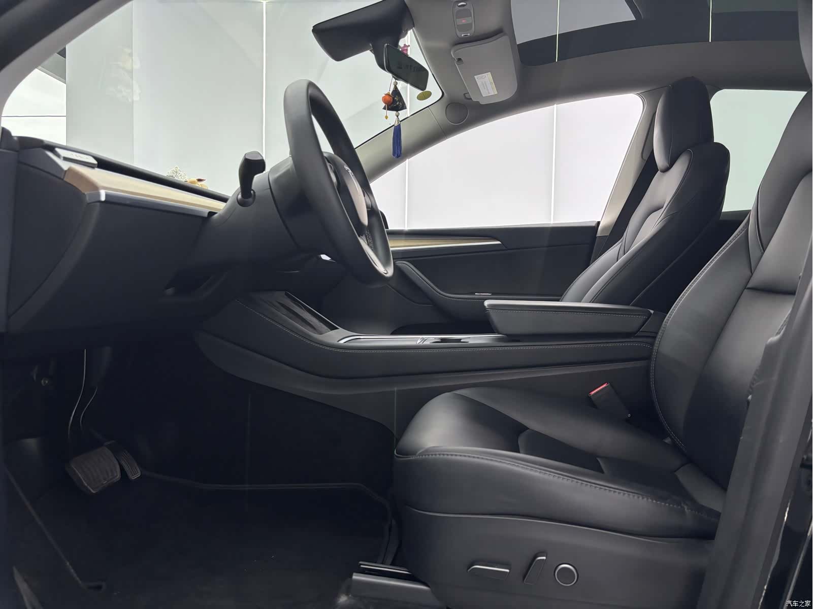 Tesla Model Y, 2022 4