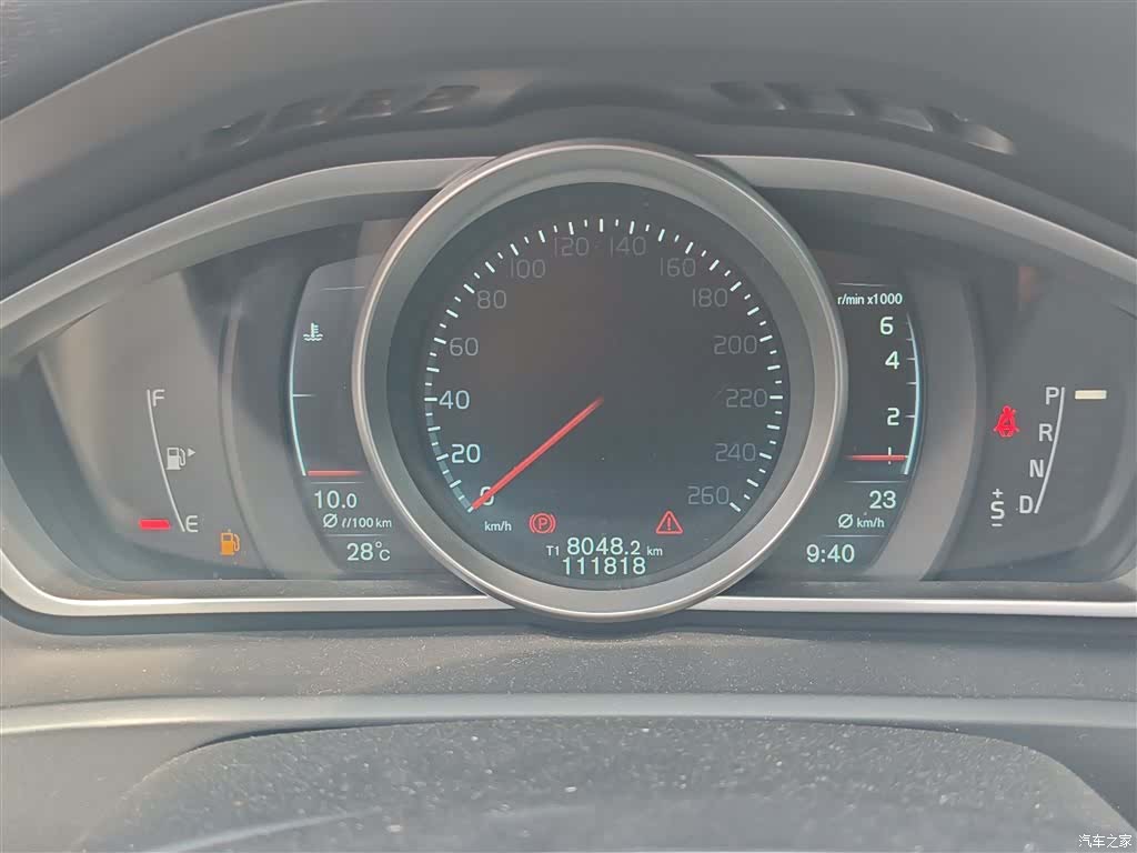 Volvo V40, 2015 12