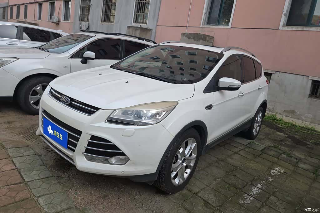 Ford Kuga, 2015 1