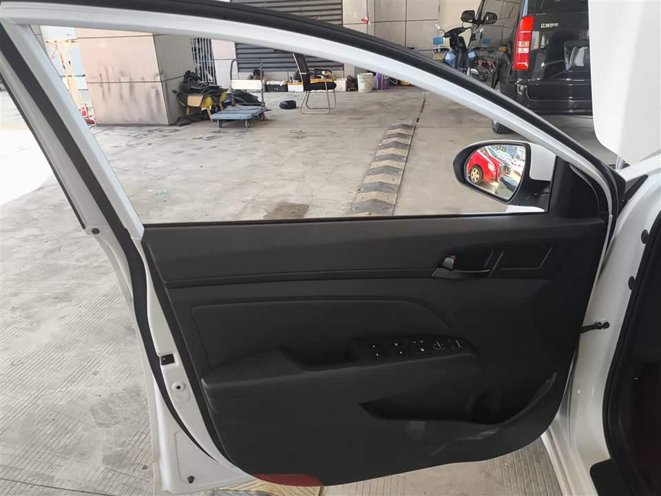 Hyundai Lead
