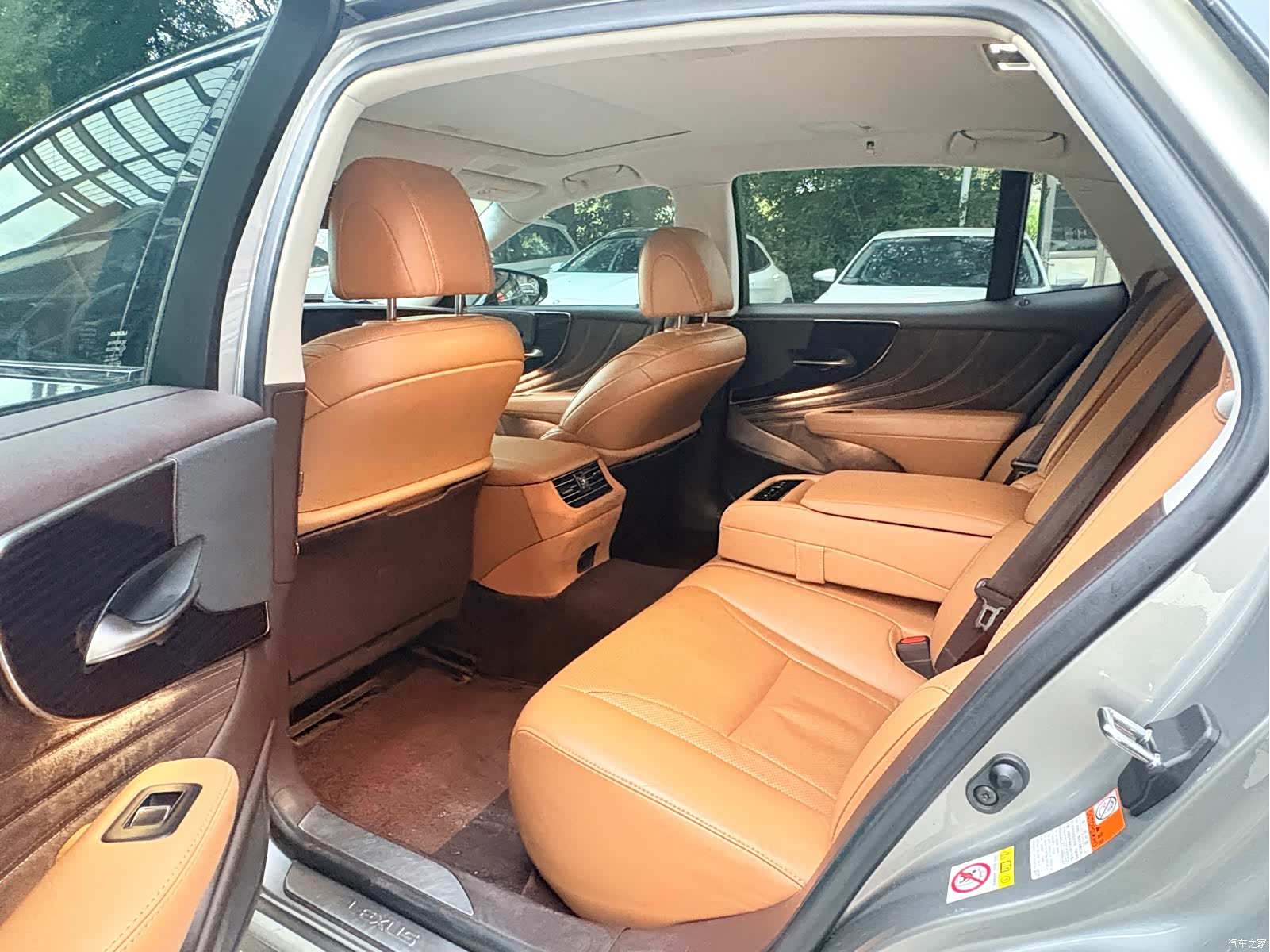 Lexus LS, 2019 все фото