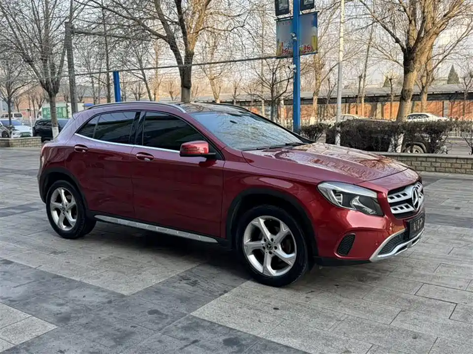 Mercedes-Benz GLA