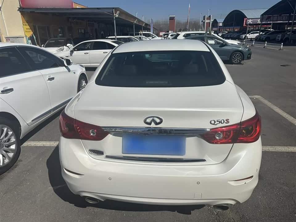 Infiniti Q50L