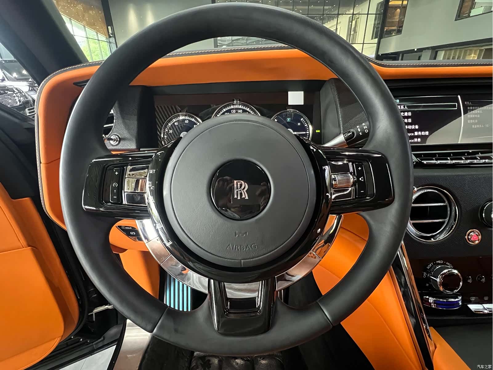 Rolls-Royce Cullinan, 2023 11