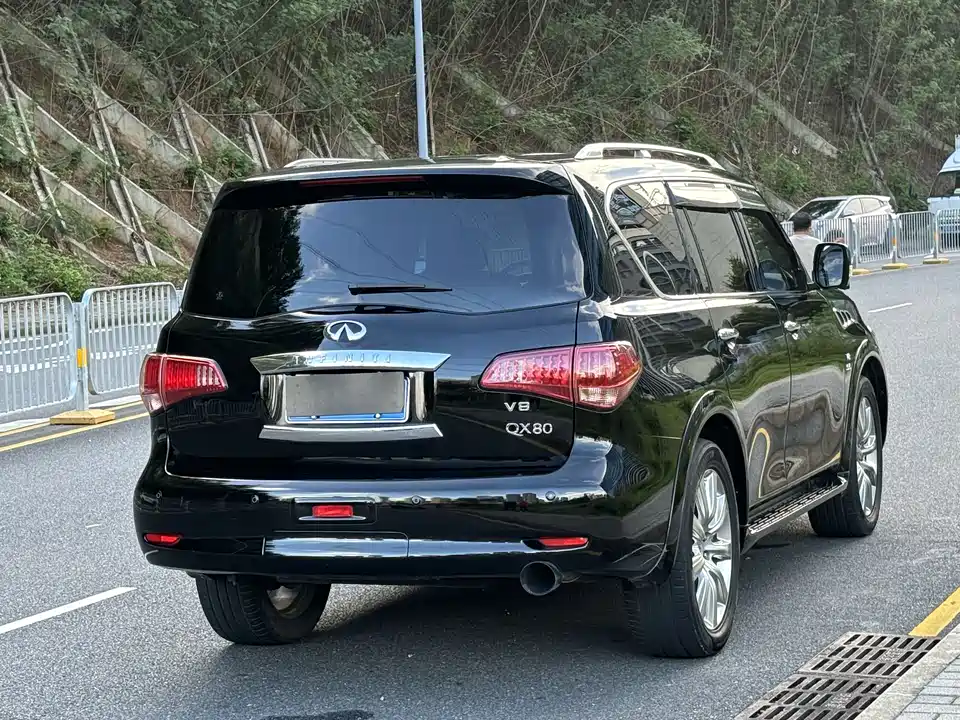 Infiniti QX80