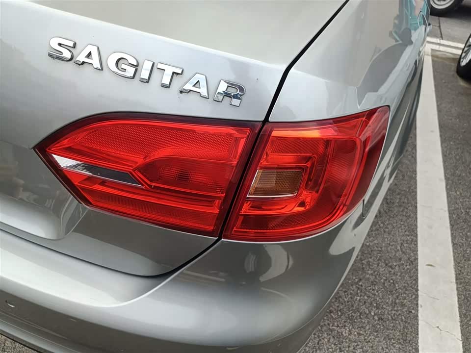 Volkswagen Sagitar