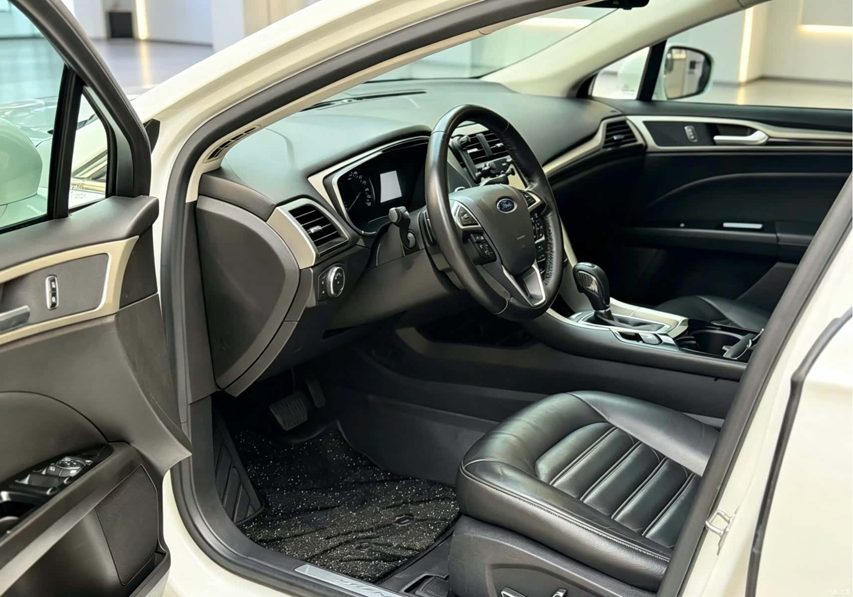 Ford Mondeo, 2016 4