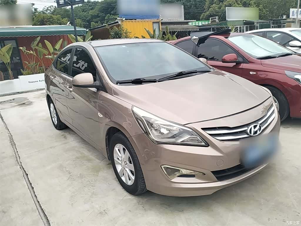 Hyundai GLS, 2015 4