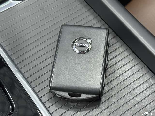 Volvo XC60, 2023 13