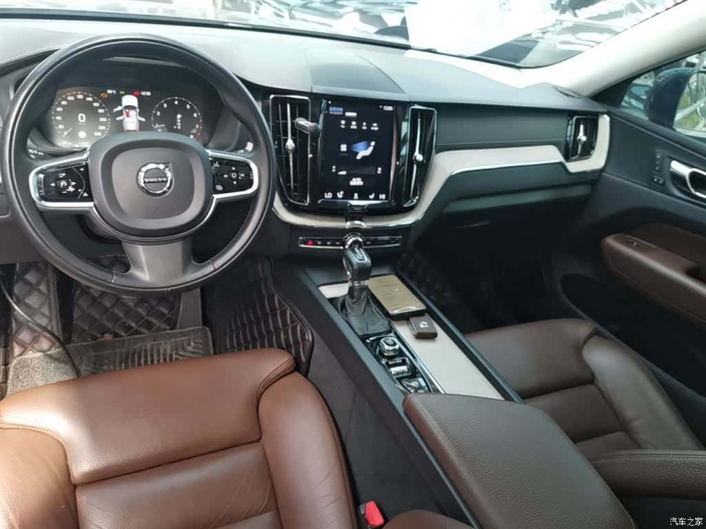 Volvo XC60, 2020 10