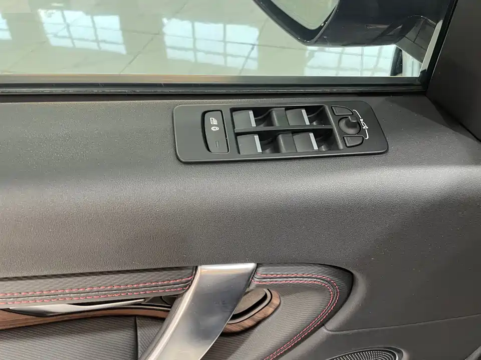 Land Rover Discover sports