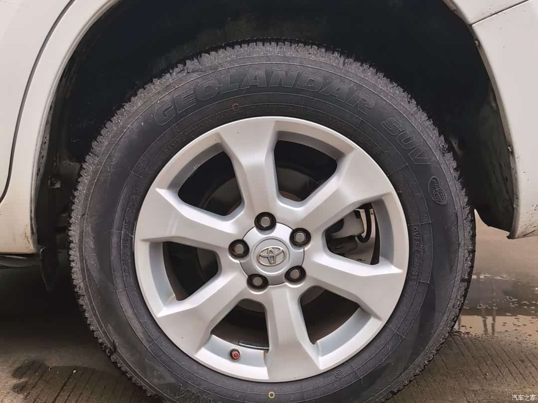 Toyota RAV4, 2011 6