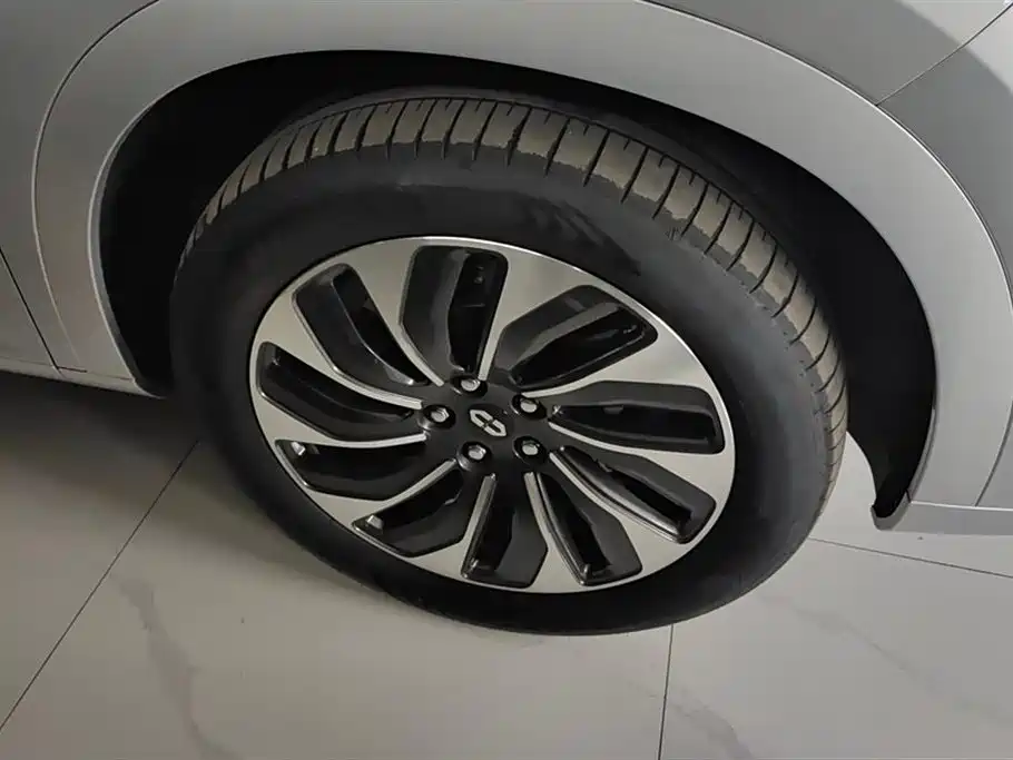 AITO Ask the world M7