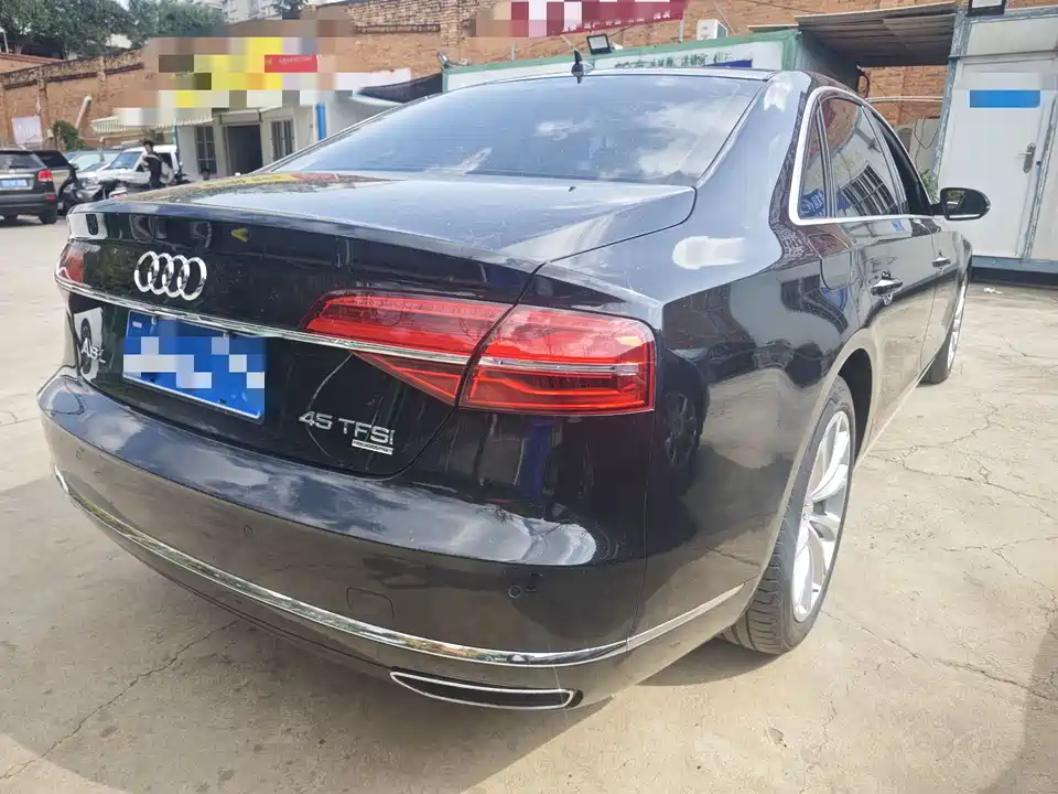 Audi A8