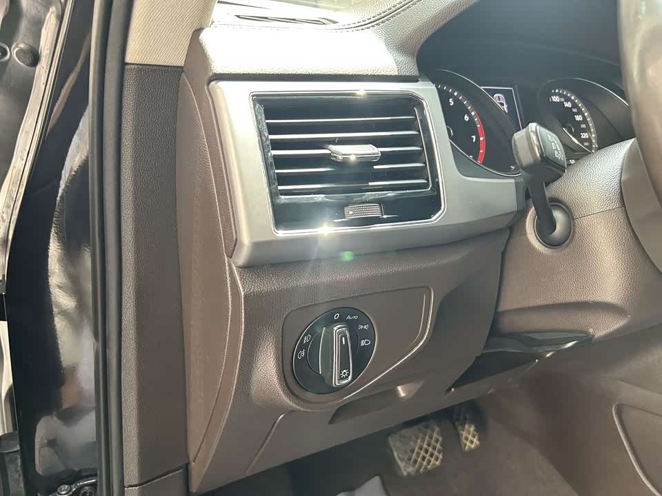 Volkswagen Tourang