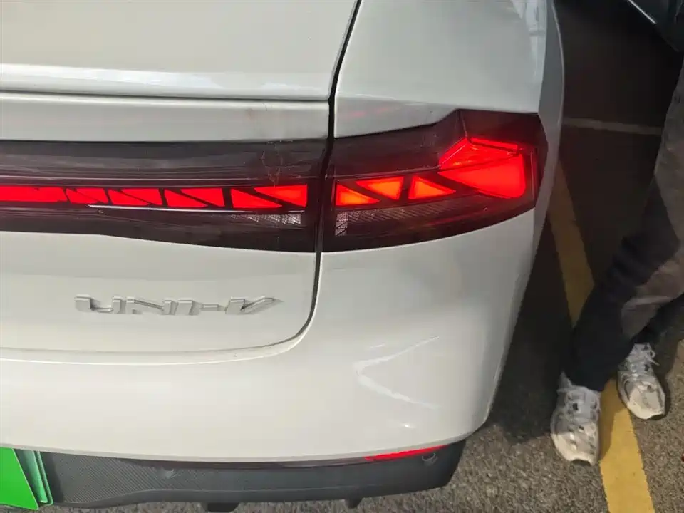 Changan UNI-V Smart iDD