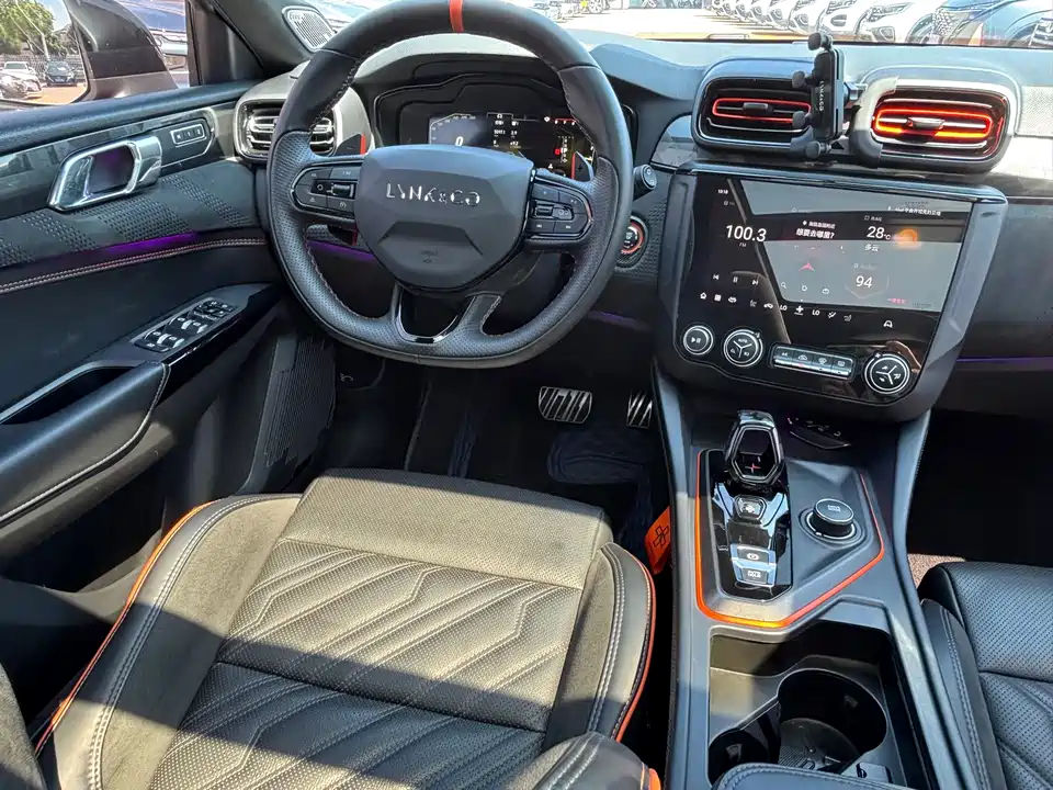 Lynk & Co 02 Hatchback