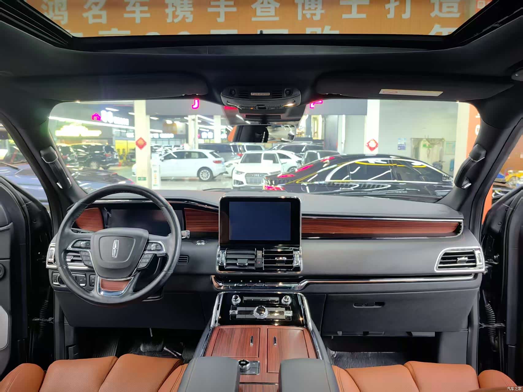 Lincoln Navigator, 2021 все фото