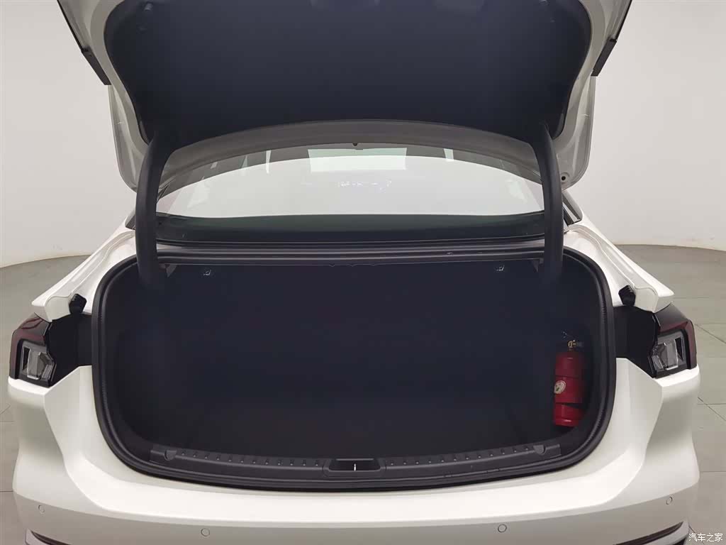 Ford Mondeo, 2023 16
