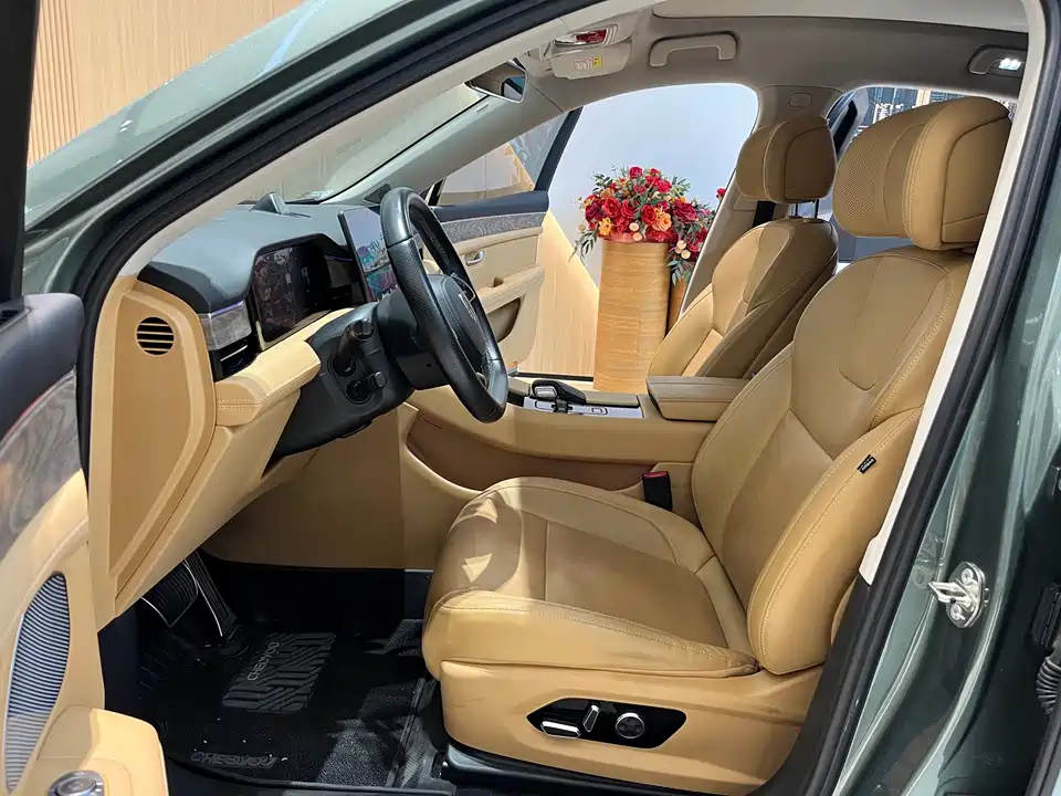 AITO Ask the world M5