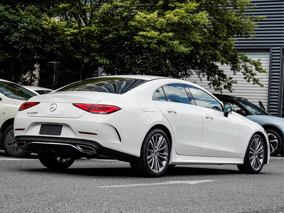 Mercedes-Benz CLS Mercedes-Benz CLS