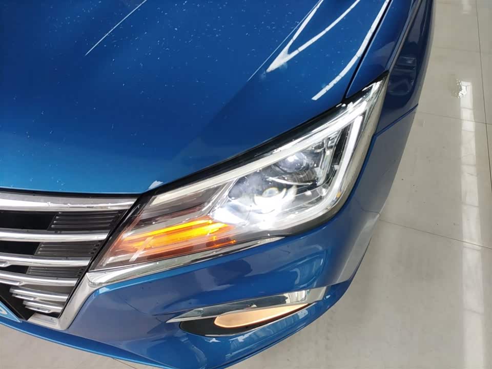 Roewe i5