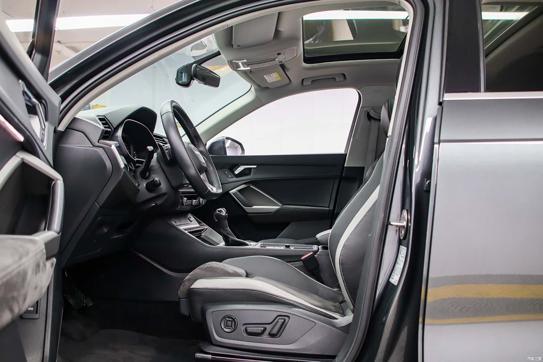 Audi Q3, 2022 13