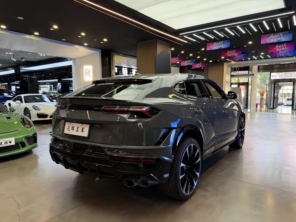 Lamborghini Urus