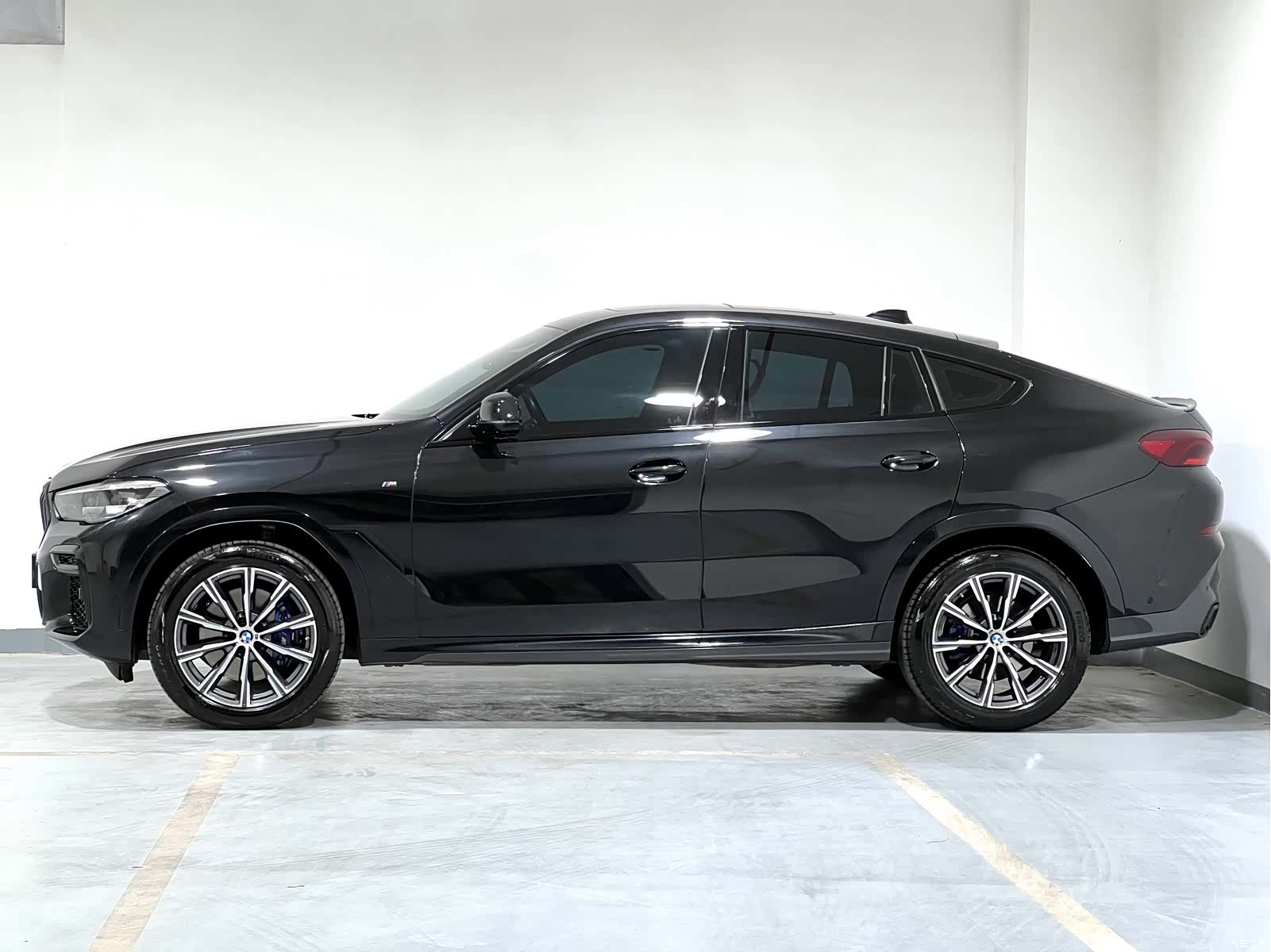 BMW X6, 2023 все фото