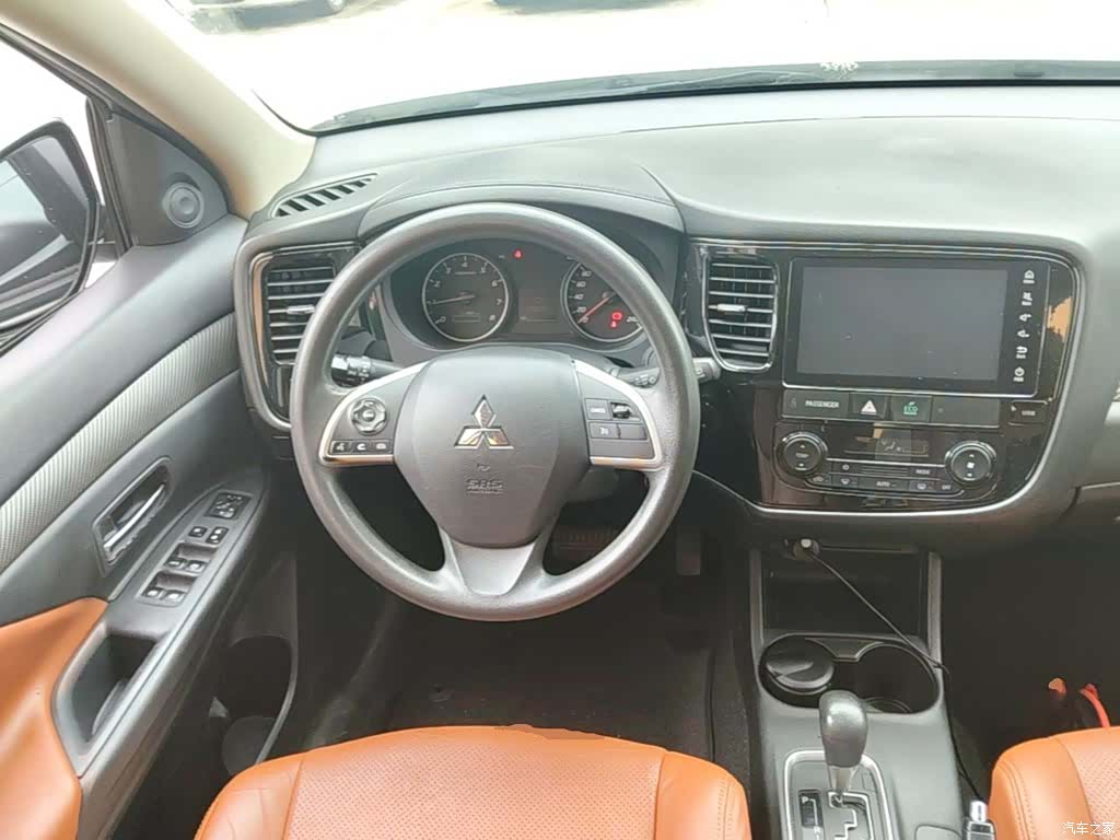 Mitsubishi Outlander, 2016 11