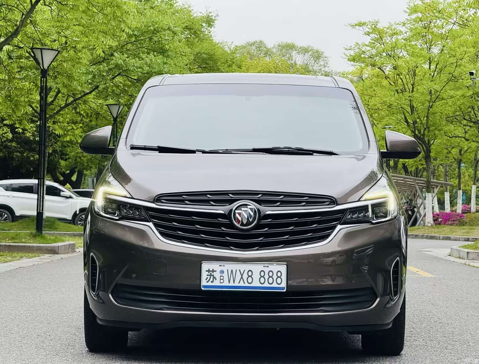 Buick GL8, 2022 3