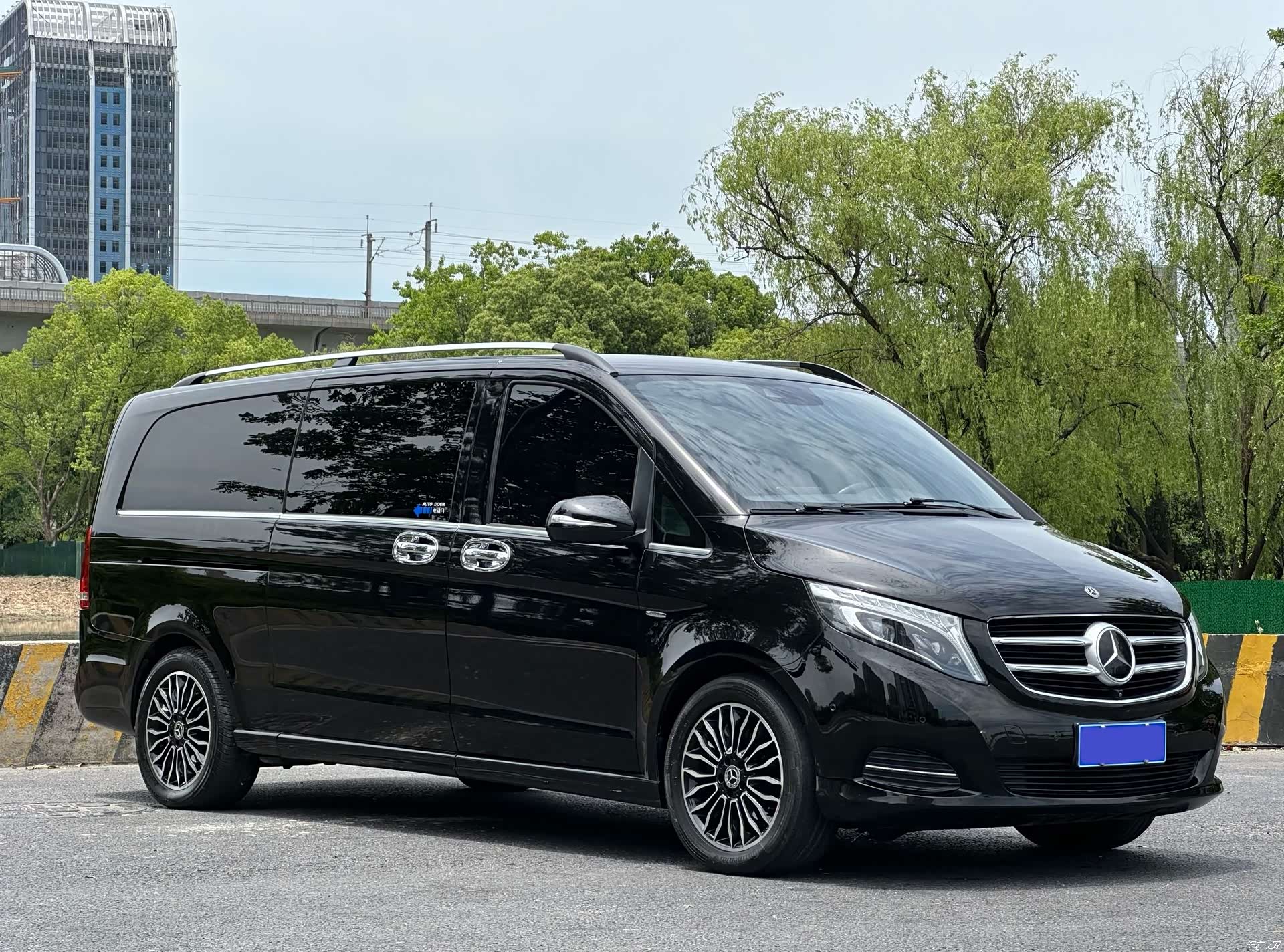 Mercedes-Benz V-Class, 2019 3